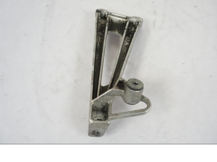 Höger sida på Fotpinnefäste från en Honda VFR 750 -1994 motorcykel.