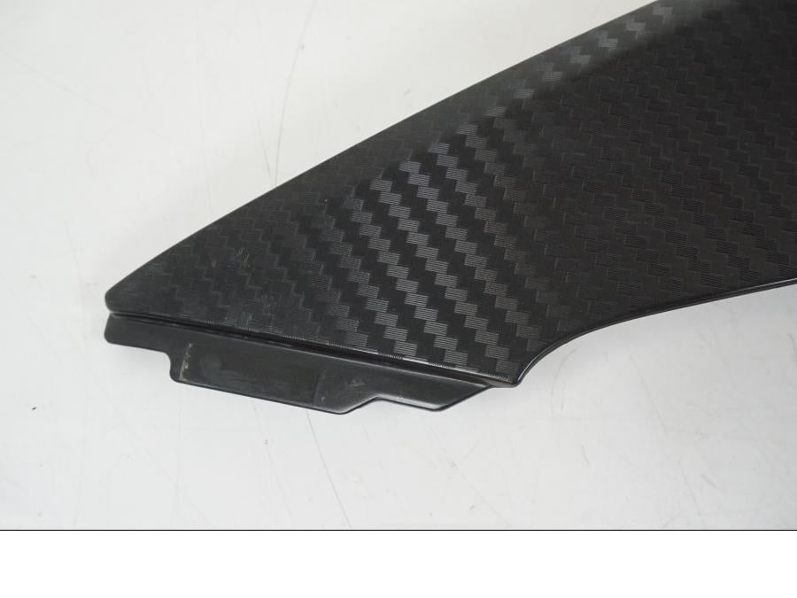 Snett nerifrån på Tankkåpa från en Suzuki GSX-R 1000 -2007 motorcykel.