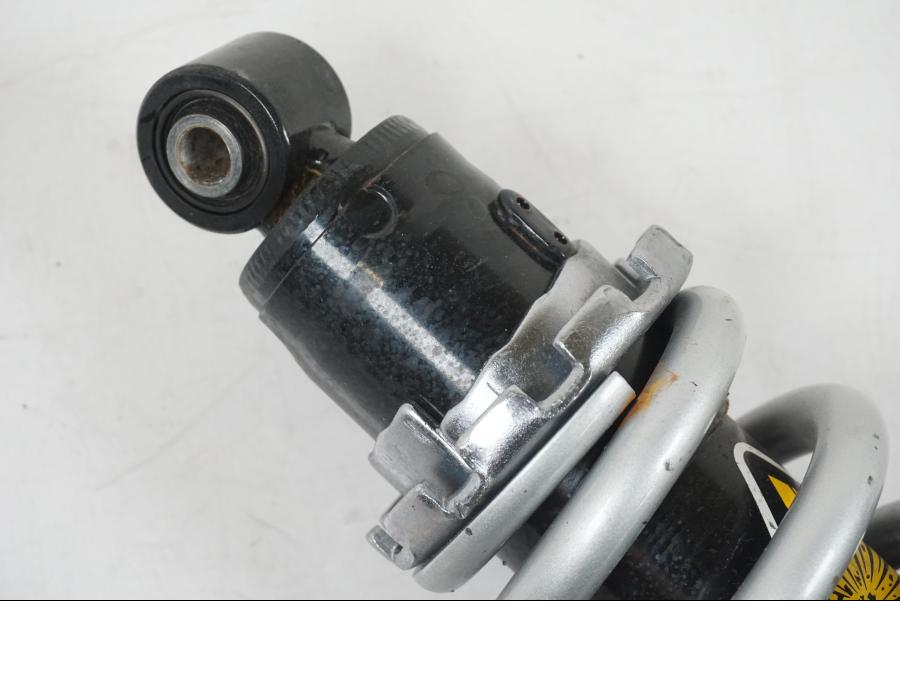 Vänster sida på Stötdämpare från en Yamaha MT-07 -2019 motorcykel.