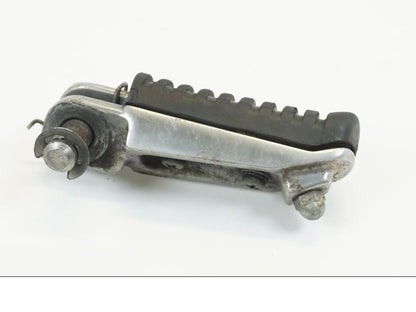 Vänster sida på Fotpinne från en Kawasaki ZX-12R -2000 motorcykel.