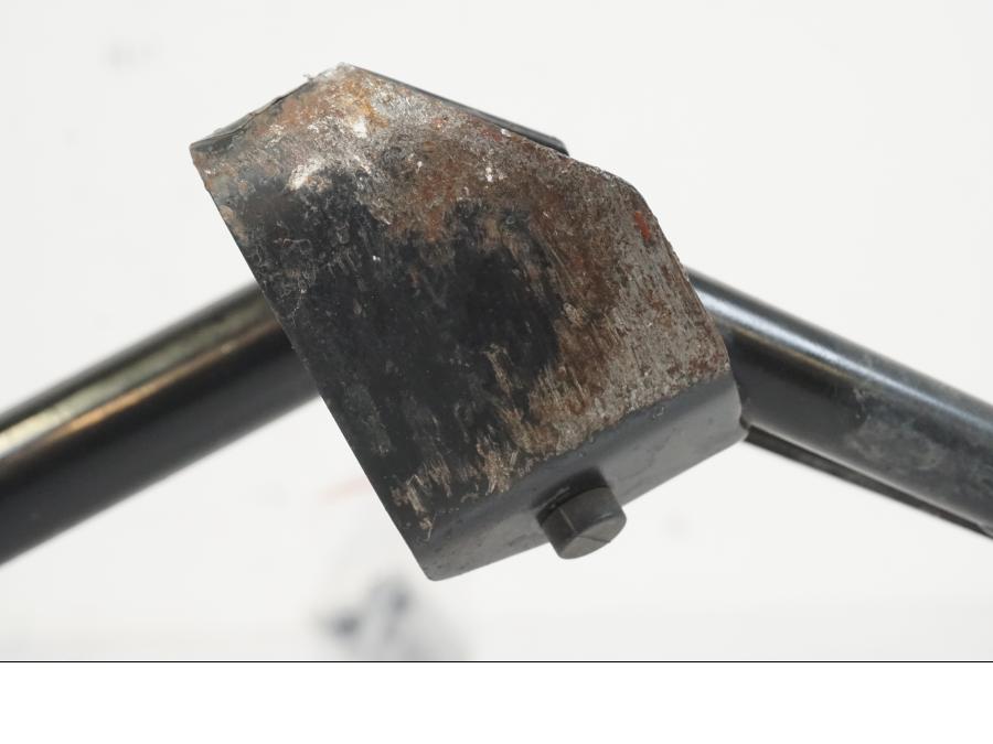 Extrabild2 på Centralstöd från en BMW R 1250 GS -2021 motorcykel.