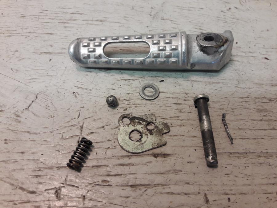 Framsidan på Fotpinne från en Honda CBR 600 RR -2007 motorcykel.