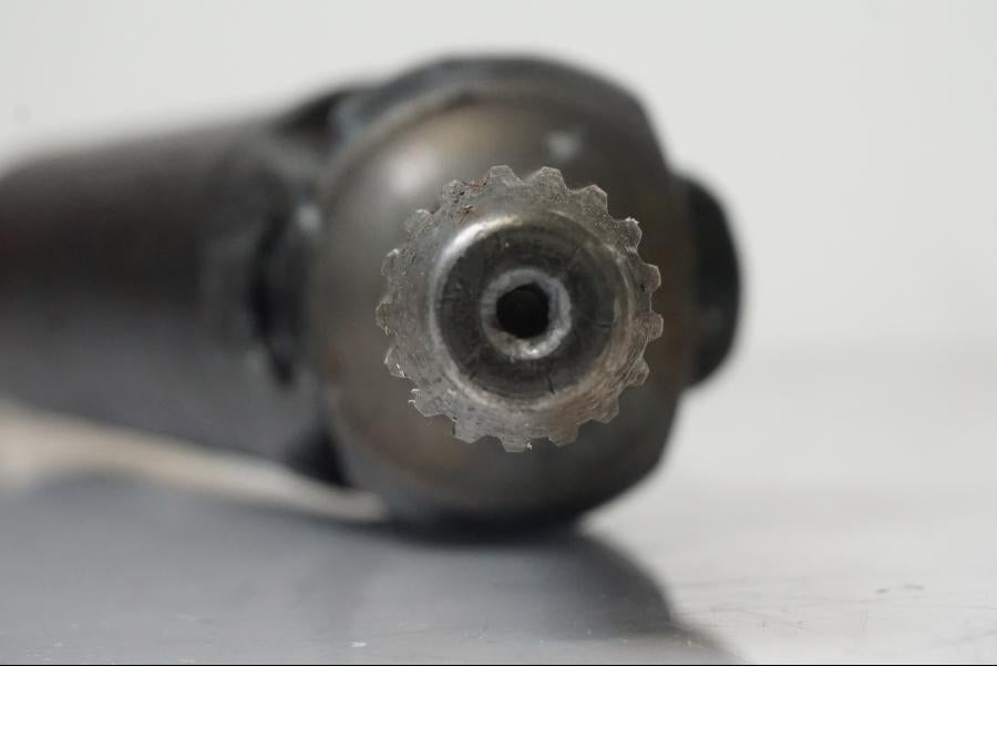 Extrabild6 på <p>Kardanaxel från BMW K 1300 GT 2009.</p>

<p>Med båda knutar. Repor och slitage av lack se bilder.</p> motorcykel.