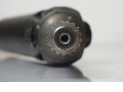 Extrabild6 på <p>Kardanaxel från BMW K 1300 GT 2009.</p>

<p>Med båda knutar. Repor och slitage av lack se bilder.</p> motorcykel.