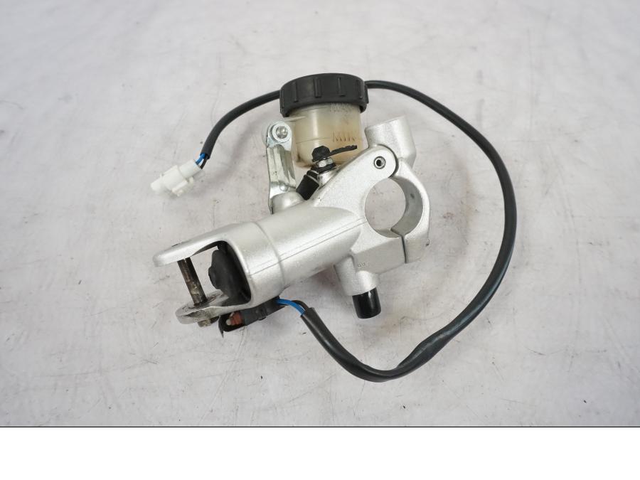 Framsidan på Kopplingshuvudcylinder från en KTM 990 Super Duke -2006 motorcykel.