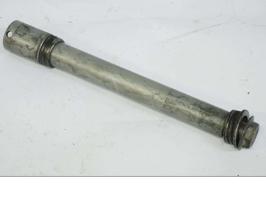 Framsidan på Axel från en Honda CBR 900 RR -2002 motorcykel.