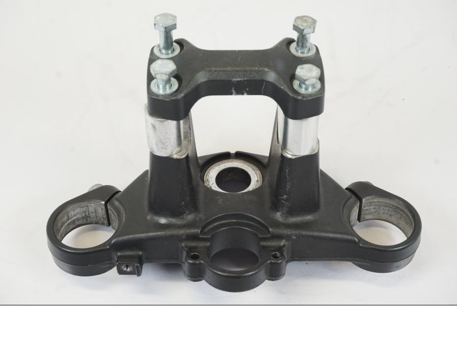 Framsidan på Gaffelkrona från en Honda NT 700 -2008 motorcykel.