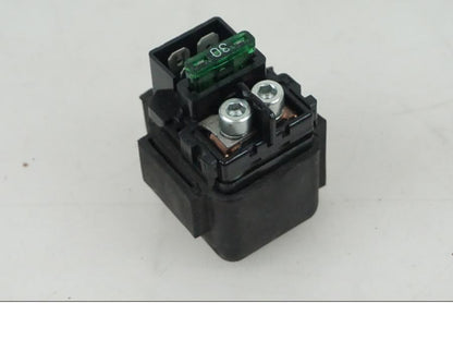 Framsidan på Startrelä från en Honda CBR 1000 -2005 motorcykel.