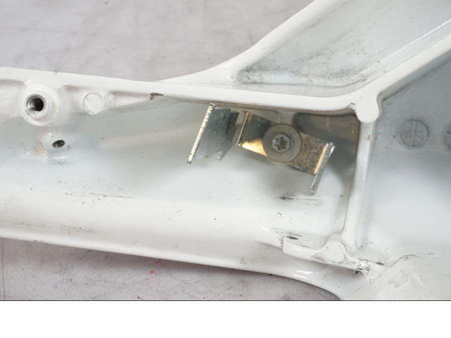 Extrabild4 på Bakram från en KTM 690 Duke -2015 motorcykel.