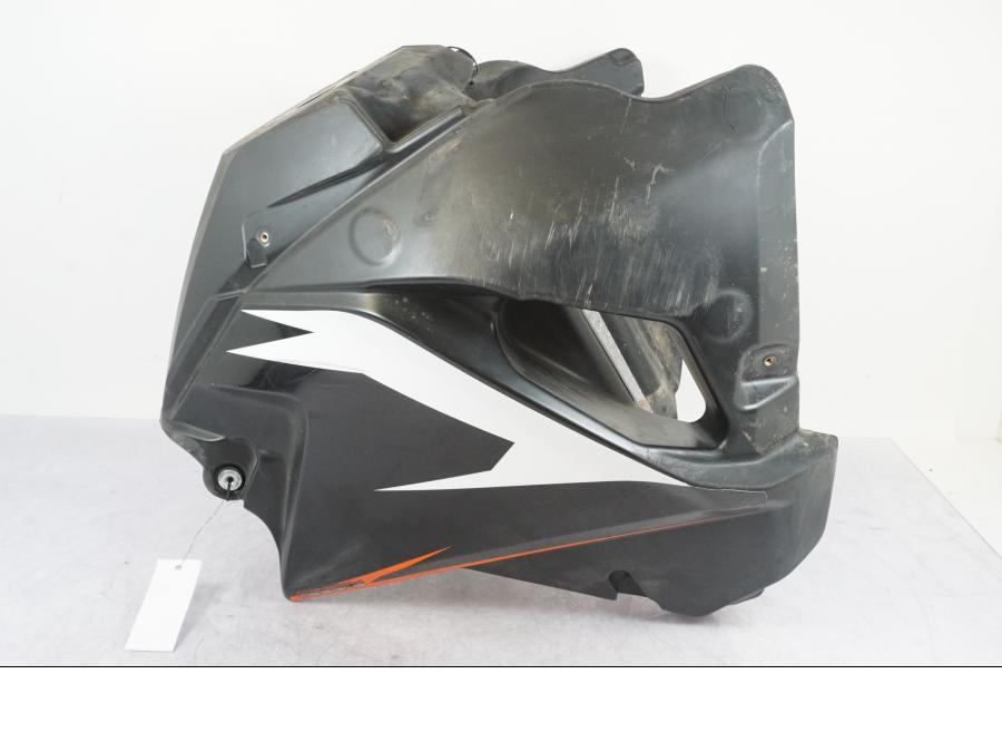 Framsidan på Bensintank från en KTM 1290 Super Adventure R -2018 motorcykel.