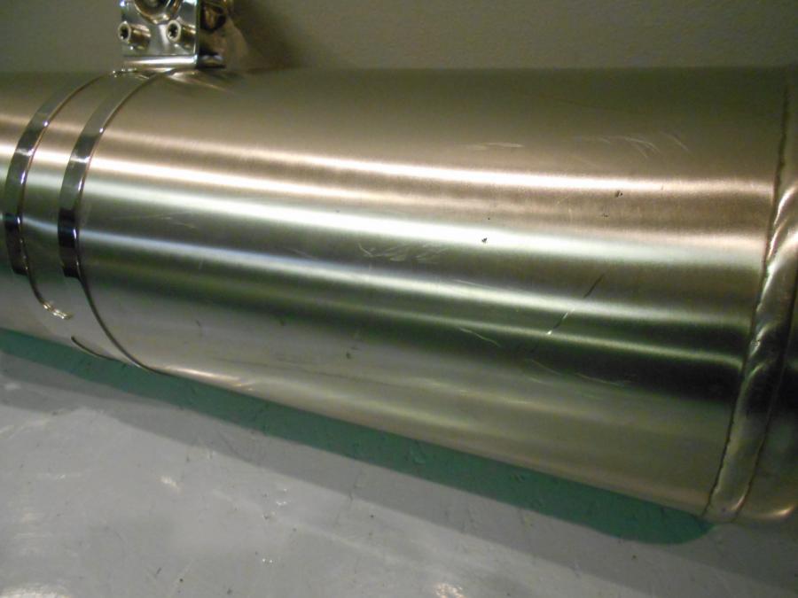 Baksidan på Ljuddämpare från en BMW F 800 R -2011 motorcykel.