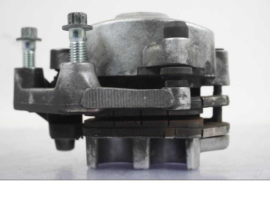 Snett uppifrån på Bromsok från en H-D Sportster 883 XL -2007 motorcykel.