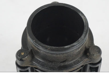 Snett uppifrån på Luftrör från en MV Agusta Dragster -2014 motorcykel.