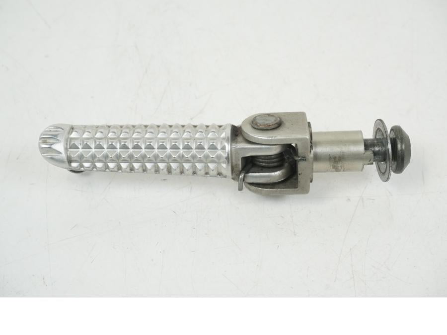 Vänster sida på Fotpinne från en Yamaha YZF 1000 R1 -2007 motorcykel.