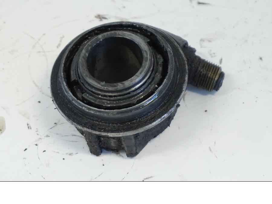 Höger sida på Hastighetsdrivning från en Yamaha YZF 1000 R -1997 motorcykel.