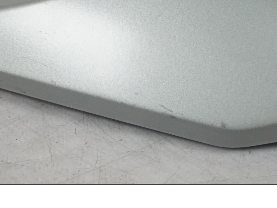 Höger sida på Bakvinge från en BMW R 1200 R -2007 motorcykel.