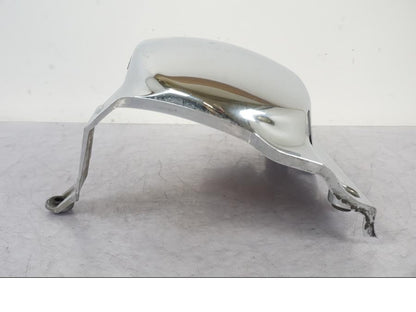 Baksidan på Transmissionskåpa från en Suzuki VL 800 -2002 motorcykel.