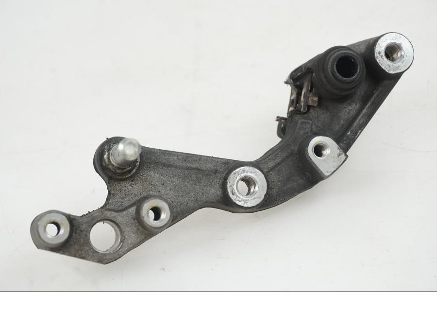 Framsidan på Bromsoksfäste från en Honda CB 500 X -2015 motorcykel.