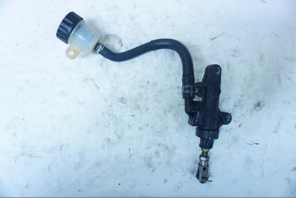 Baksidan på Bromshuvudcylinder från en Yamaha YZF 1000 R1 -2002 motorcykel.