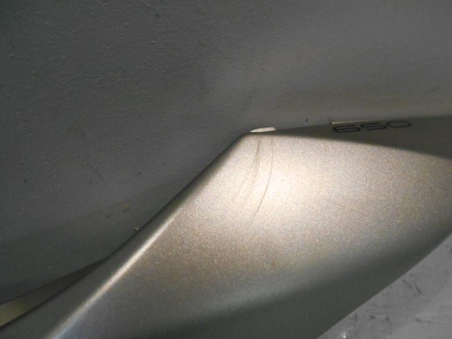 Höger sida på Bakvinge från en Kawasaki Z 650 ABS -2017 motorcykel.