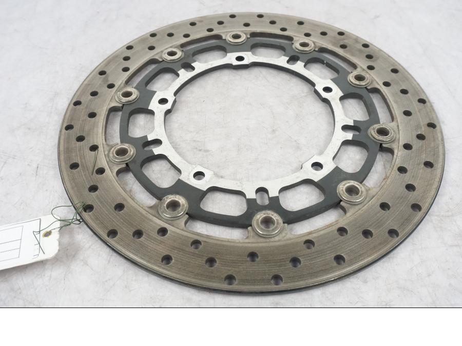 Framsidan på Bromsskiva från en Yamaha YZF R6 -2008 motorcykel.