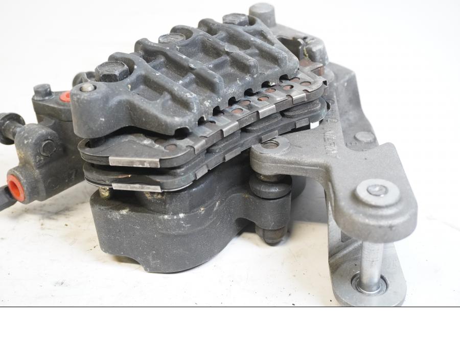 Höger sida på Bromsok från en Honda CBR 1100 XX -1998 motorcykel.