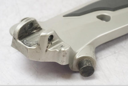 Baksidan på Fotpinnefäste från en BMW K 1600 GTL -2015 motorcykel.