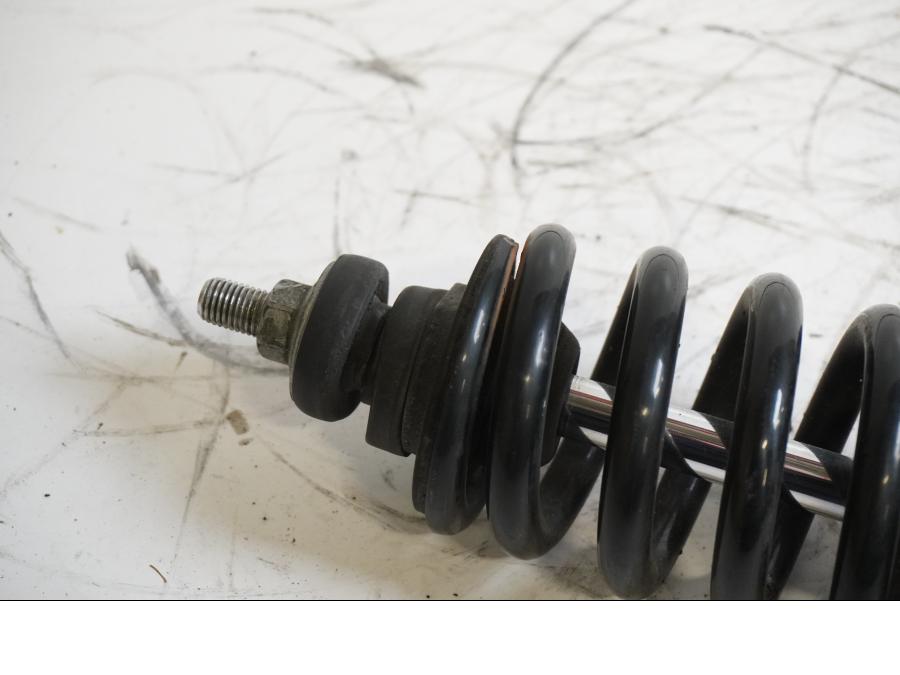 Baksidan på Stötdämpare från en BMW R 1100 RT -2000 motorcykel.