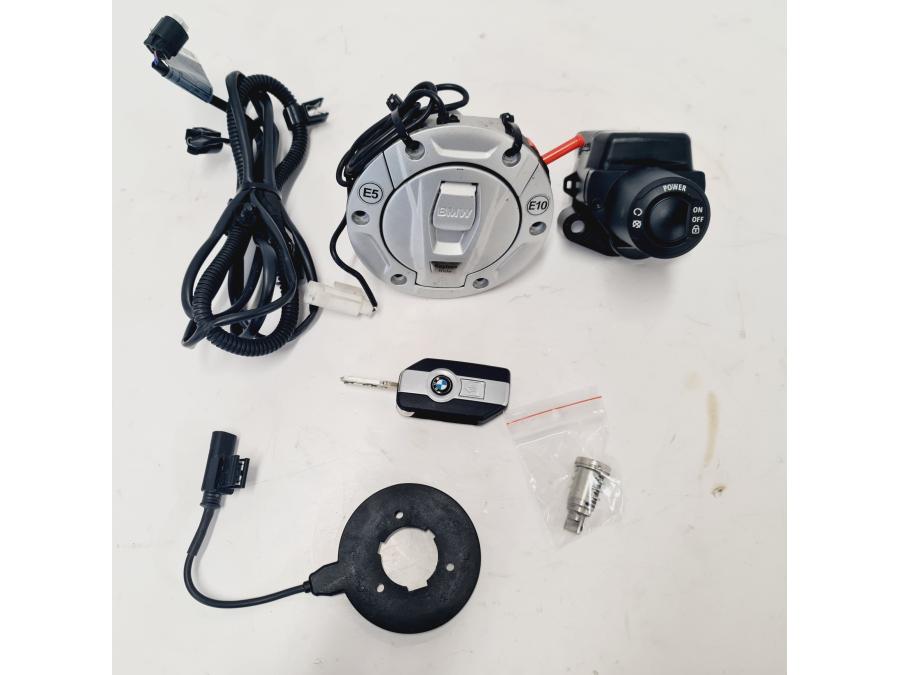 Framsidan på Låssats från en BMW R 1250 GS -2019 motorcykel.