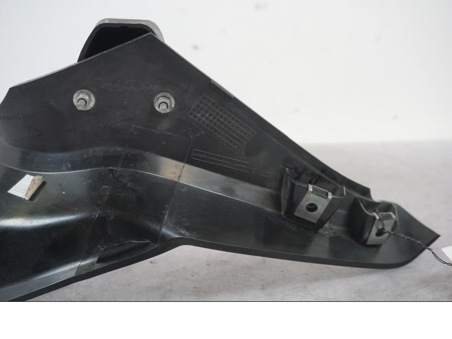 Snett nerifrån på Instrumentkåpa från en Triumph Tiger -2009 motorcykel.