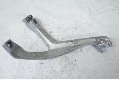 Baksidan på Fotpinnefäste från en Ducati 899 Panigale -2015 motorcykel.