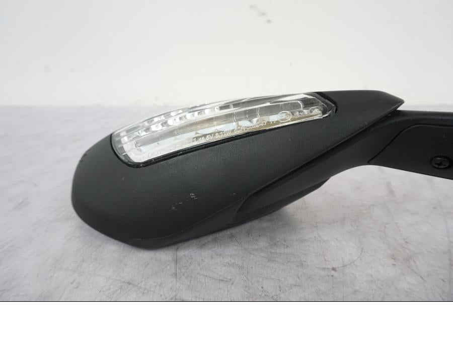 Extrabild3 på Backspegel från en Ducati Panigale V2 -2022 motorcykel.