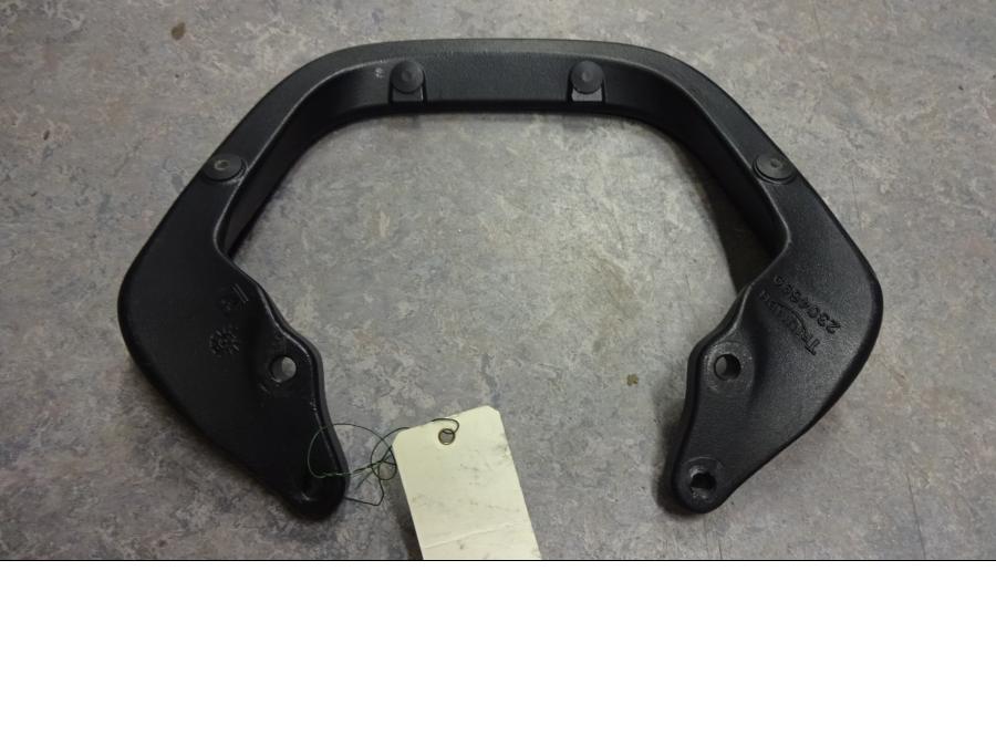 Höger sida på Passagerarhandtag från en Triumph Sprint ST -2005 motorcykel.