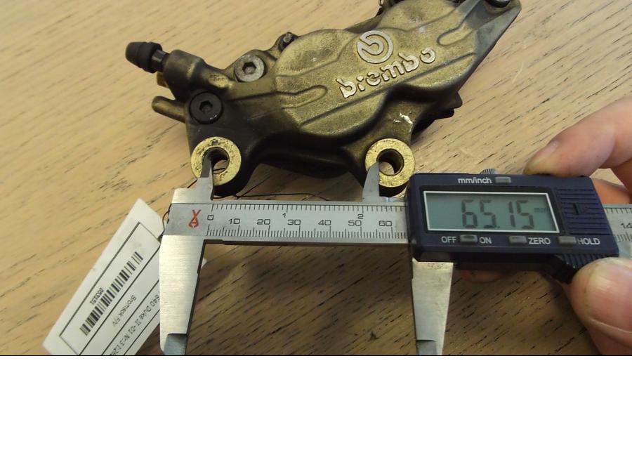 Framsidan på Bromsok från en KTM 640 Duke -2001 motorcykel.