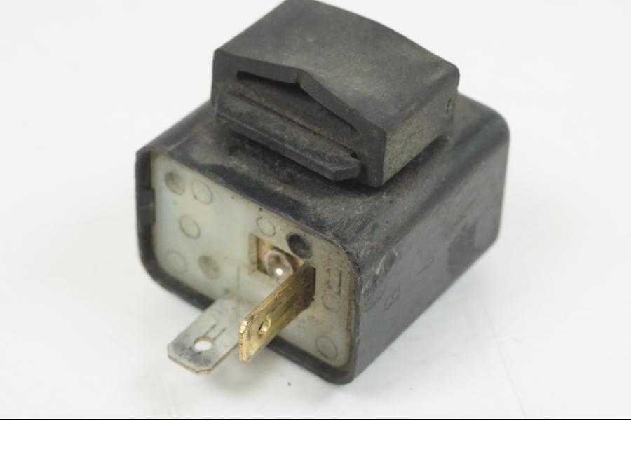 Extrabild2 på Blinkersrelä från en Aprilia RS 250 -1998 motorcykel.