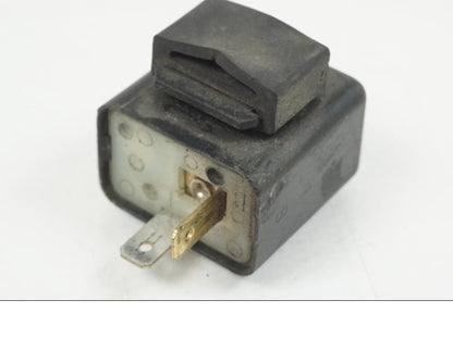 Extrabild2 på Blinkersrelä från en Aprilia RS 250 -1998 motorcykel.