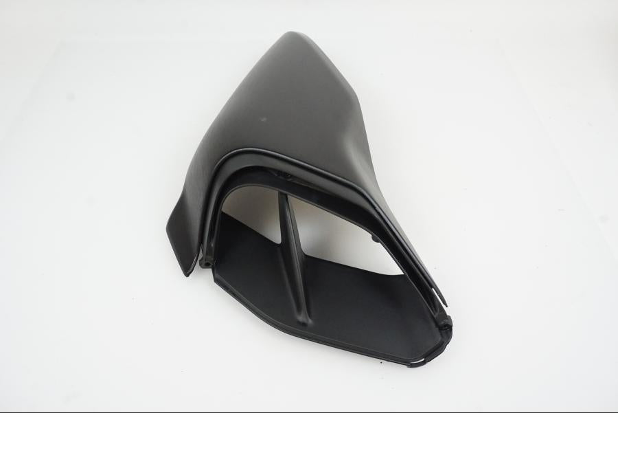 Baksidan på Vattenkylkåpa från en Ducati Diavel V4 -2023 motorcykel.