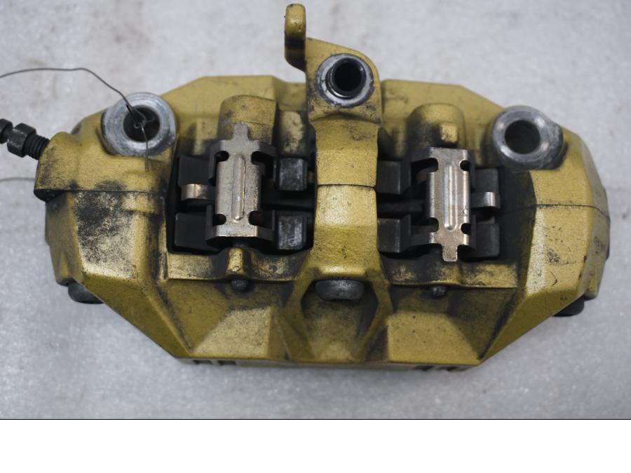 Höger sida på Bromsok från en Suzuki GSX-R 1000 -2003 motorcykel.