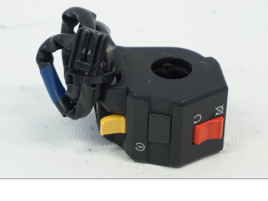 Framsidan på Styrelreglage från en Buell XB9S -2003 motorcykel.