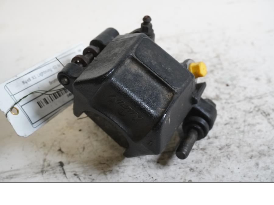 Baksidan på Bromsok från en Buell X1 Lightning -2002 motorcykel.