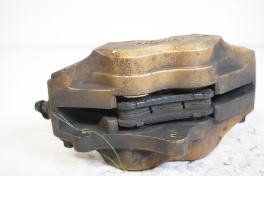 Höger sida på Bromsok från en Honda VTR 1000 F -1997 motorcykel.