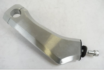 Framsidan på Styrfäste från en Suzuki VZR 1800 -2009 motorcykel.