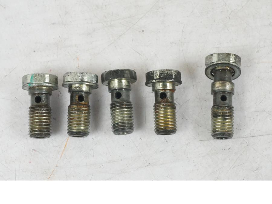 Framsidan på Bromsledning från en Triumph Daytona 955I -2000 motorcykel.