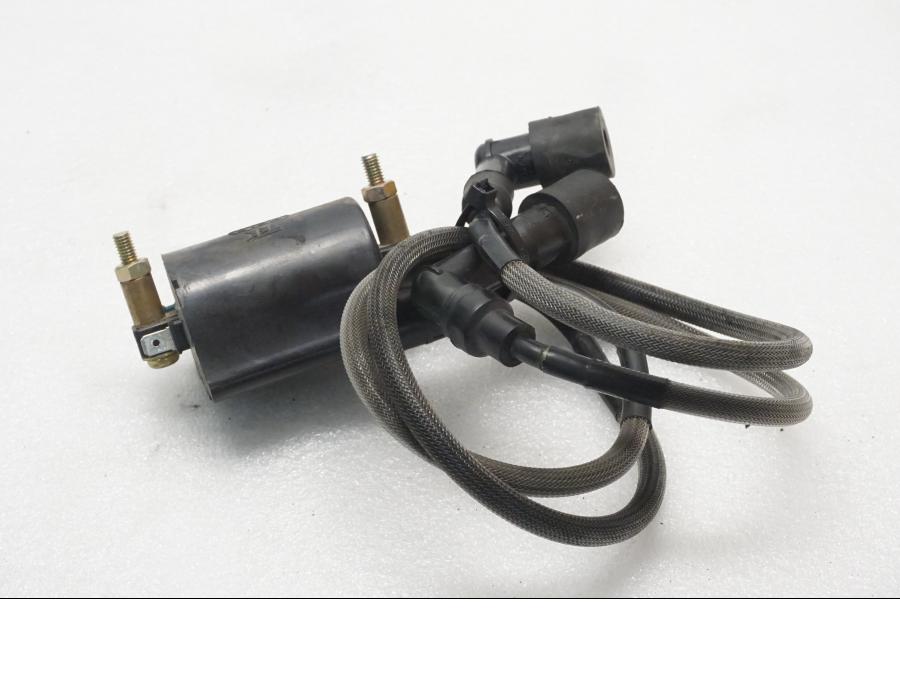 Framsidan på Tändspole från en Kawasaki VN 1500 Mean Streak -2003 motorcykel.