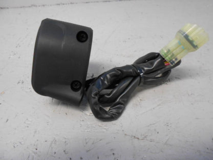 Baksidan på Styrelreglage från en Kawasaki Z 900 -2017 motorcykel.