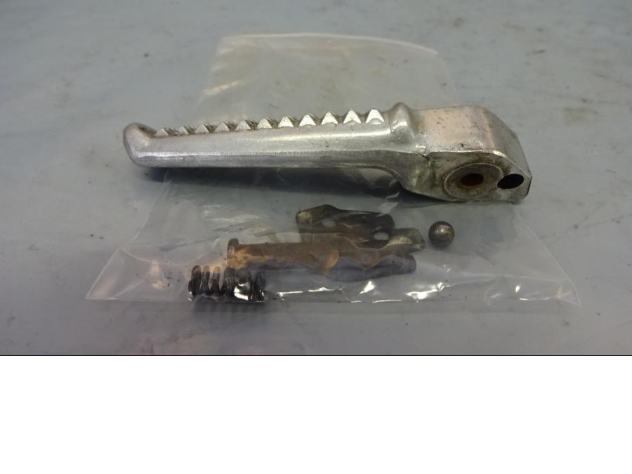 Framsidan på Fotpinne från en Honda VTR 1000 F -1997 motorcykel.