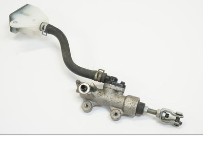 Framsidan på Bromshuvudcylinder från en Suzuki GSX 1300 R -2008 motorcykel.