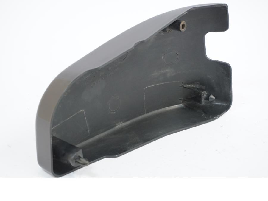 Snett nerifrån på Sidopanel från en Kawasaki VN 1500 -2002 motorcykel.