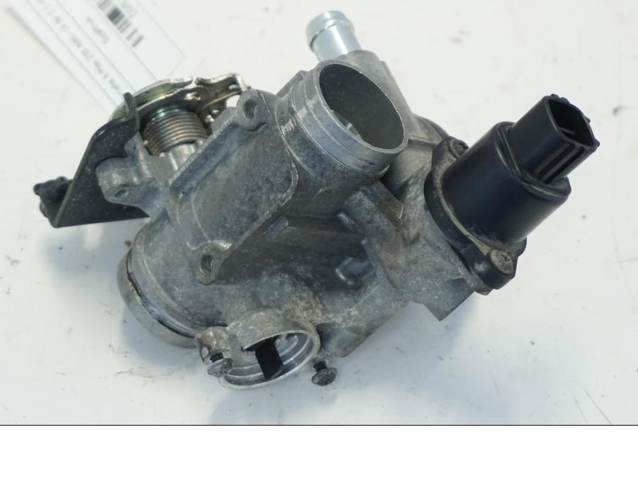 Snett uppifrån på Spjällhus från en Yamaha X-Max 250 -2016 scooter.