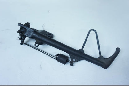 Framsidan på Sidostöd från en Honda VFR 750 -1992 motorcykel.